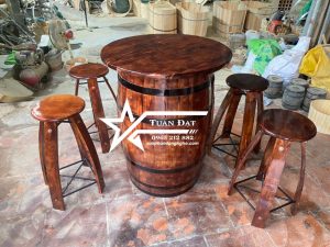 bàn trang trí quán cafe bằng thùng rượu bàn trang trí quán cafe bằng thùng rượu