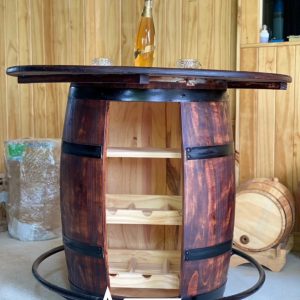 bàn trang trí bằng thùng rượu